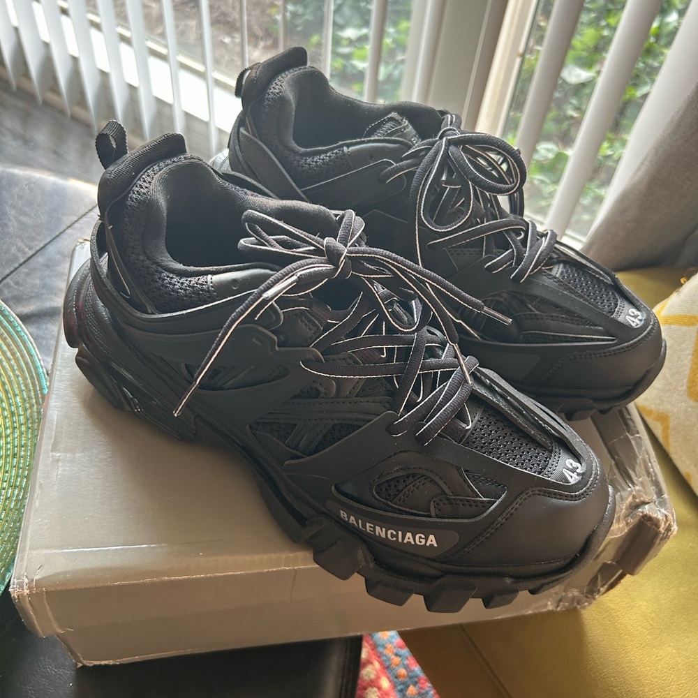 Balenciaga Tracks